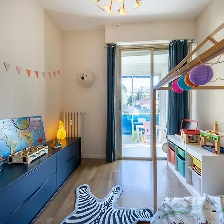 Spacious And Pleasant 3 Bedroom Flat Apartment *