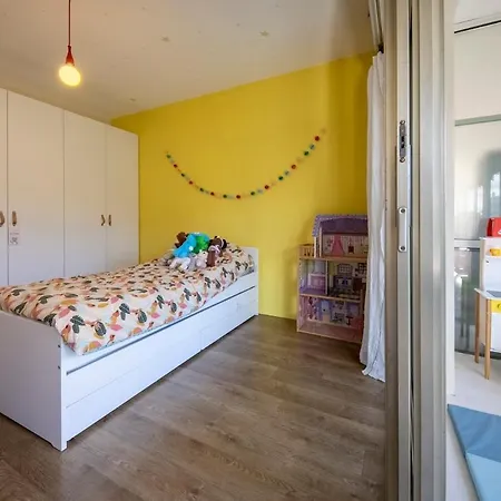 Spacious And Pleasant 3 Bedroom Flat Nice