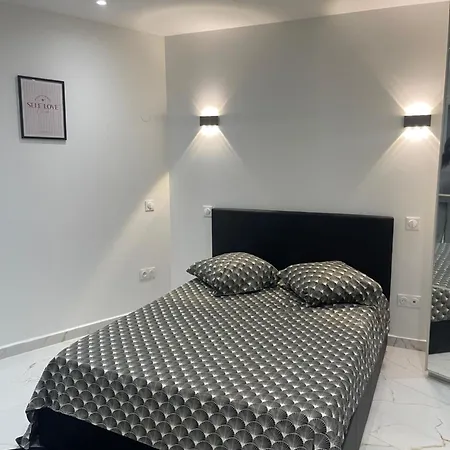 Appartement Cozy Downtown 2 Bedroom 1 Min 1 Min Tramway 10min Airport Air Conditionner