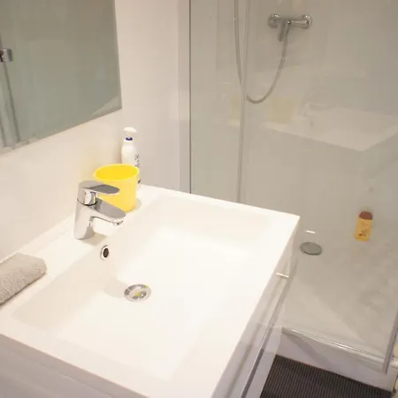 Ze Perfect Place - Superbe Vieux - Calme Et Climatise Apartment *