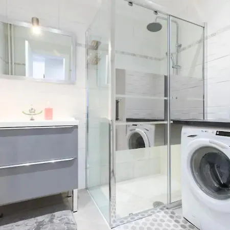 Beautiful & Spacious 2 Bed Near Center Appartement Nice