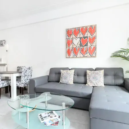 Appartement Beautiful & Spacious 2 Bed Near Center