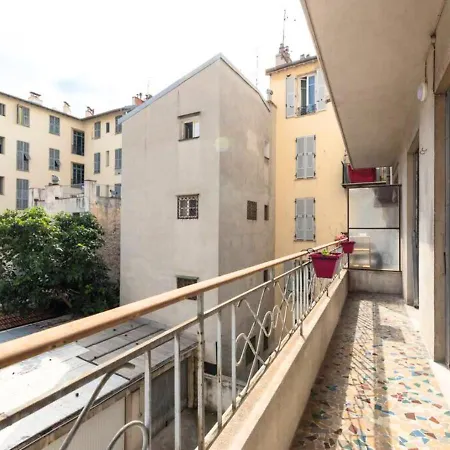 Beautiful & Spacious 2 Bed Near Center Appartement Nice