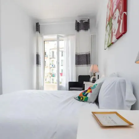 Beautiful & Spacious 2 Bed Near Center Appartement