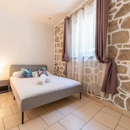 Maison De Familiale, 5 Chambres, Terrasse, à 20 Minutes Du Centre