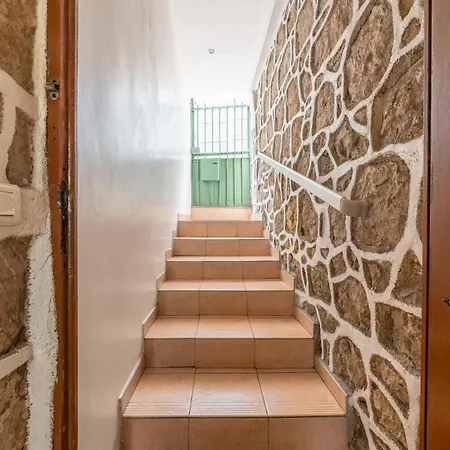 Hébergement de vacances Maison De Familiale, 5 Chambres, Terrasse, à 20 Minutes Du Centre *