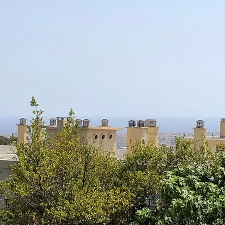 Tres Bel Vue Apartment *