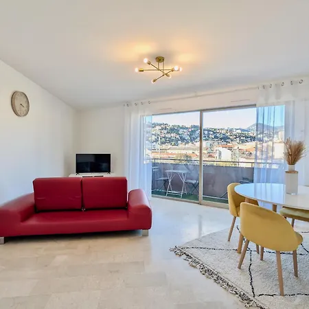 Apartment Le Leonard By Bookking Guys