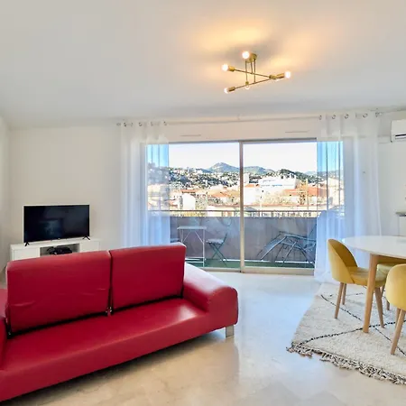 Apartment Le Leonard By Bookking Guys