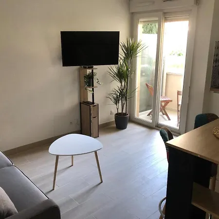 Apartment Quartier Saint Jean D Angely