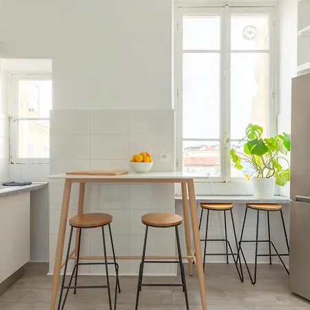Retro-chic Proche De La Mer, 4 à 6 Personnes Appartement *