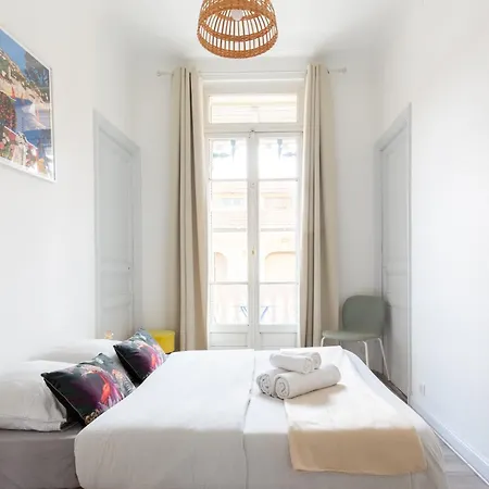 Retro-chic Proche De La Mer, 4 à 6 Personnes * Nice