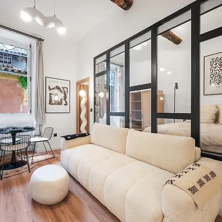 Beautiful Apartment, Old Appartement