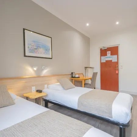 Hotel Busby