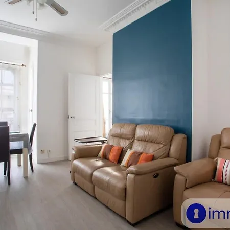 Apartment Near Station And Shops Nice