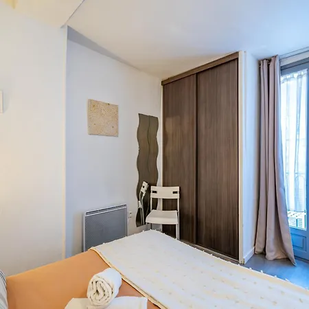 Vieux-nice 2p Climatisé Balcon Appartement