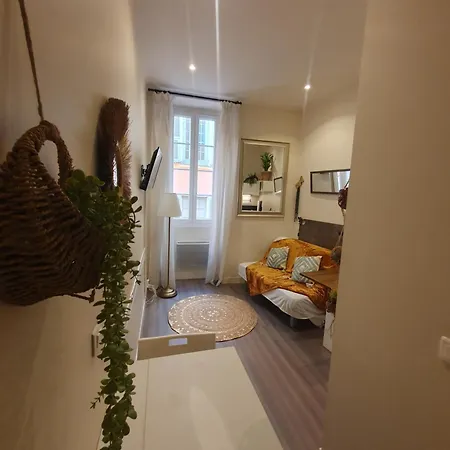 Apartment Au Coeur Du Vieux Nice