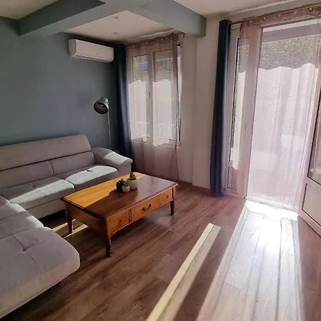 Appartement T3 Au Calme à Deux Pas De La *