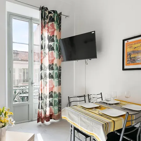 Jaune Fshh Appart hôtel 3*