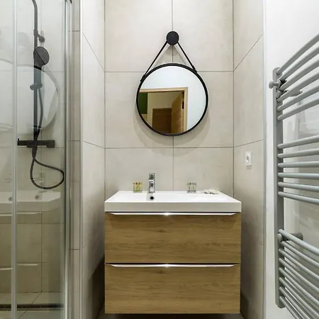 Appartement Joli 2 Pièces Au Port De Nice