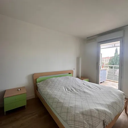 Apartment Avec Terrasse, Quartier Riquier *