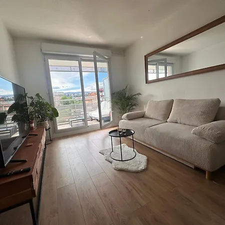Apartment Avec Terrasse, Quartier Riquier Nice