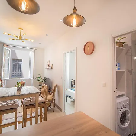 Magnifique 2 Pieces Lumineux Vieux Apartment *