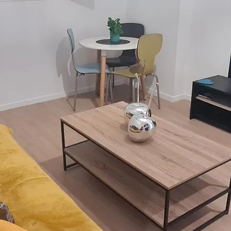 Très Beau 2 Pièces à Appartement *