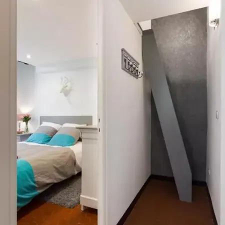 Authentique 2 Pièce Dans Le Vieux-nice Appartement *