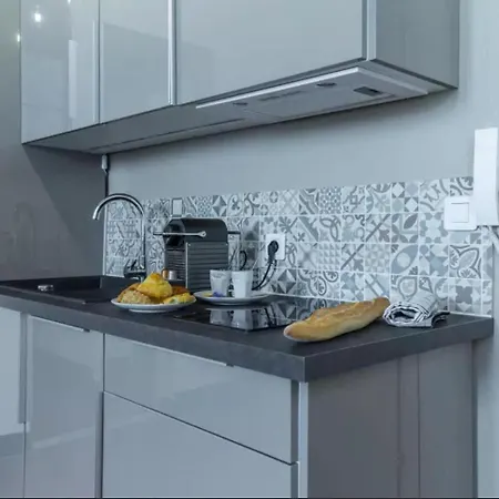 Appartement Authentique 2 Pièce Dans Le Vieux-nice