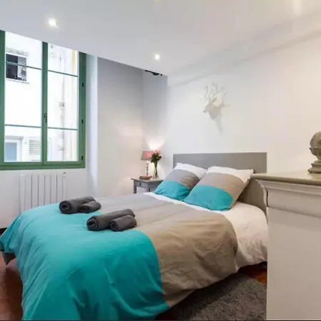 Appartement Authentique 2 Pièce Dans Le Vieux-nice Nice