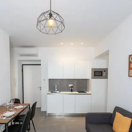 Cozy 2 Pieces, Emplacement Ideal - Wifi, Ac, 2pers Apartment Nice