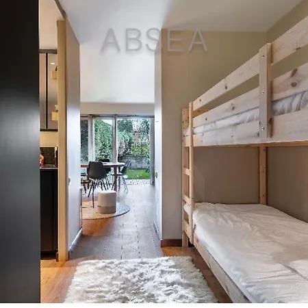 Apartment Renovated With Garden Pool Air Conditioning 4 Sleeps