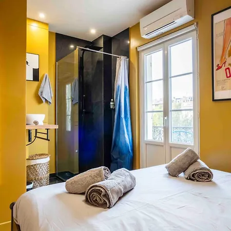 2 Chambres, Balcons, Vue Imprenable, Climatisation - Palace Bleu Appartement