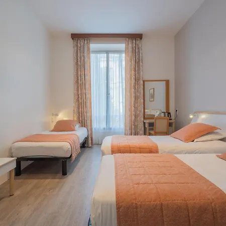 Busby Hotel 3*