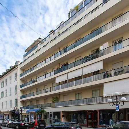 Apartment #26 Staywiz Us -idealy Located Flat Ac 2mins Walk To Sea Balcony *