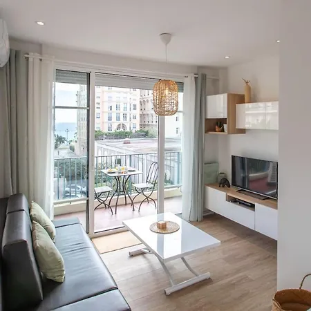 Apartment #26 Staywiz Us -idealy Located Flat Ac 2mins Walk To Sea Balcony