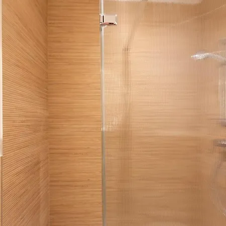 Apartment #26 Staywiz Us -idealy Located Flat Ac 2mins Walk To Sea Balcony *