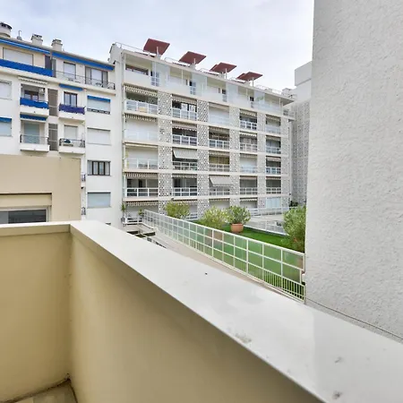 Vieux Avec Balcon à 1min De La Appartement