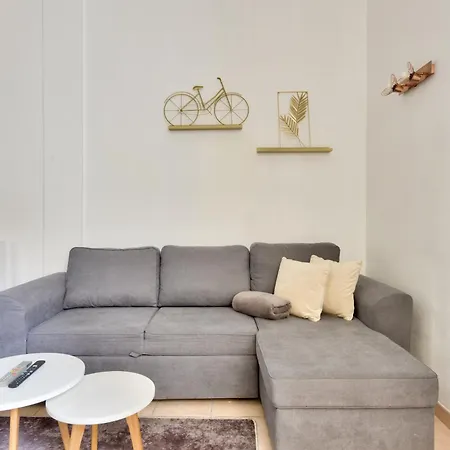 Vieux Avec Balcon à 1min De La Appartement *