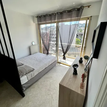Cosy Et Lumineux ,boulevard Gambetta, Apartment Nice
