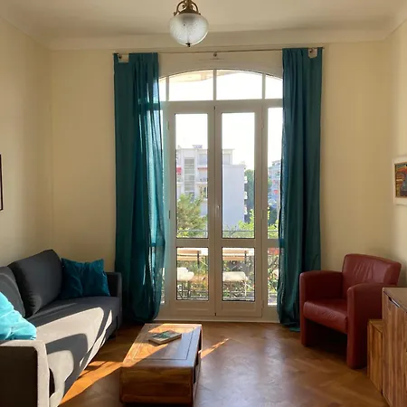 Wunderschoene In Jugendstilvilla Am Hafen Appartement Nice