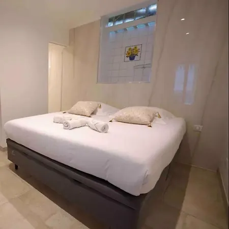 Piscine Jacuzzi Privée Chauffée, Terrasse Et Garage à Appartement *
