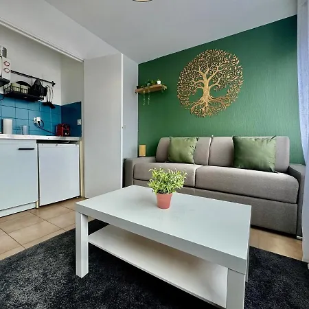 Center, Floor Unobstructed View Apartment