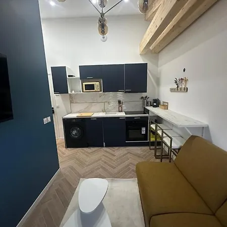 Apartment Moon - 45