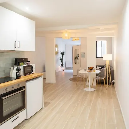 Apartment #16 Staywiz Us -1bdr Flower Market, Old Town, 1min Ac