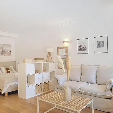 Bright Studio, Swimming-pool Apartment