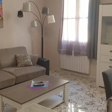 Appartement Au Coeur Du Vieux *
