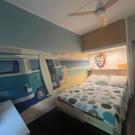 Centre Vue Avec Piscine Pour Famille, Couple D'amis Pas De Groupes De Jeunes Autorisés * Nice