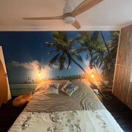 Centre Vue Avec Piscine Pour Famille, Couple D'amis Pas De Groupes De Jeunes Autorisés * Nice